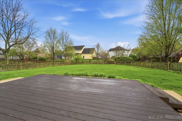 135 Westhaven Circle, Geneva, IL 60134