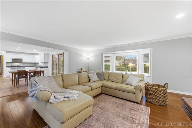 135 Westhaven Circle, Geneva, IL 60134