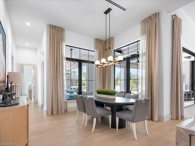 6462 Daniels RD, Naples, FL 34109