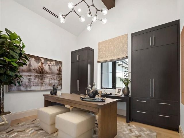 6462 Daniels RD, Naples, FL 34109