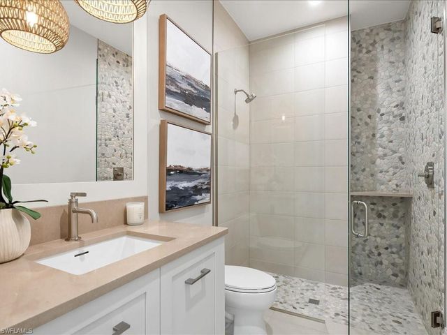 6462 Daniels RD, Naples, FL 34109