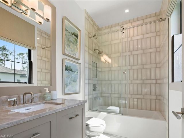 6462 Daniels RD, Naples, FL 34109