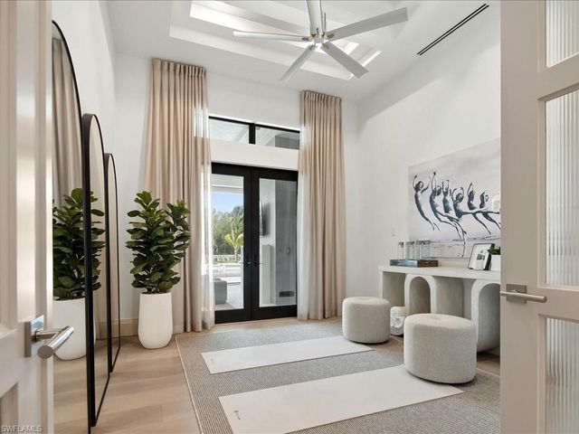 6462 Daniels RD, Naples, FL 34109