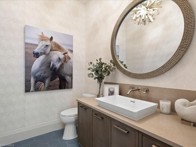 6462 Daniels RD, Naples, FL 34109