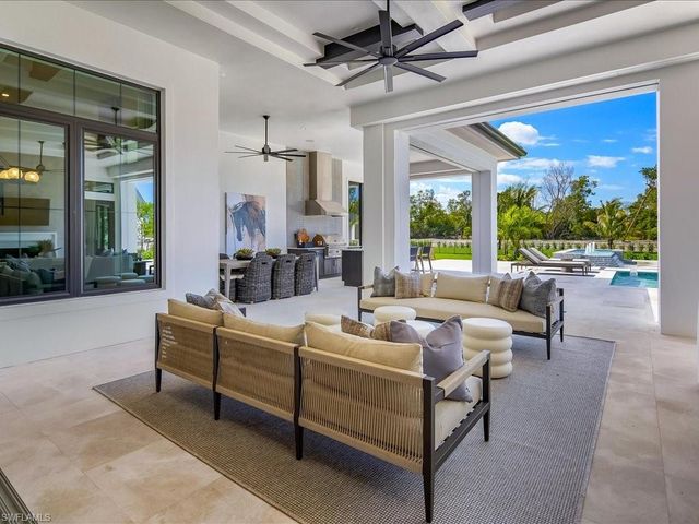 6462 Daniels RD, Naples, FL 34109