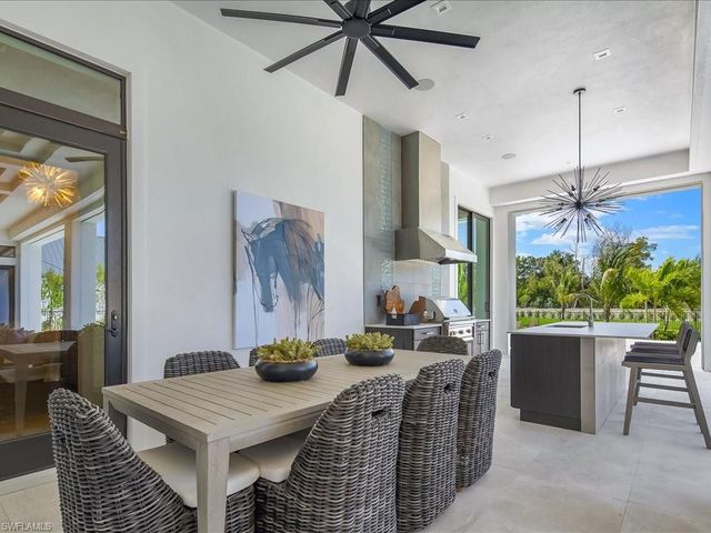 6462 Daniels RD, Naples, FL 34109