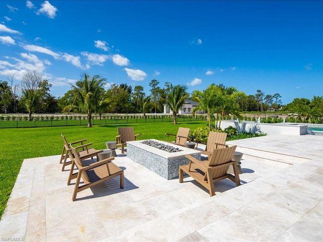 6462 Daniels RD, Naples, FL 34109