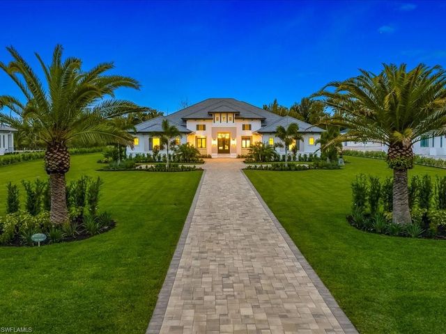 6462 Daniels RD, Naples, FL 34109