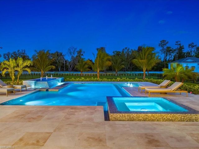 6462 Daniels RD, Naples, FL 34109