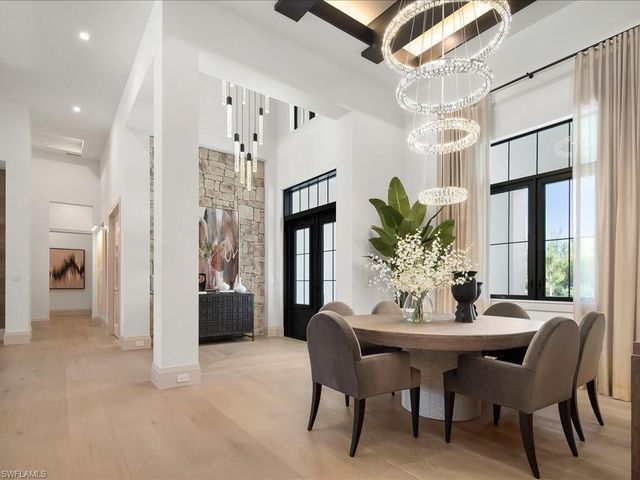 6462 Daniels RD, Naples, FL 34109