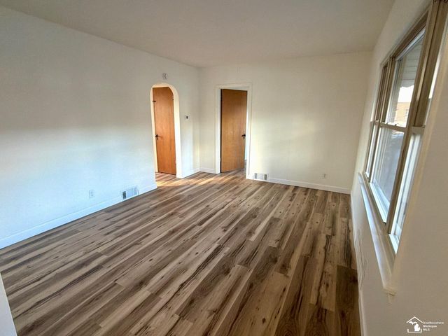 3778 N. Custer Road, Frenchtown Twp, MI 48162