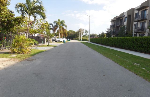 28520 SW 142nd Ave, Homestead, FL 33033