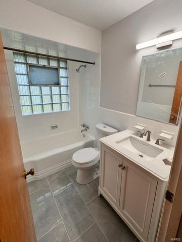 9271 Dell Court, Bellefontaine Nghbrs, MO 63137