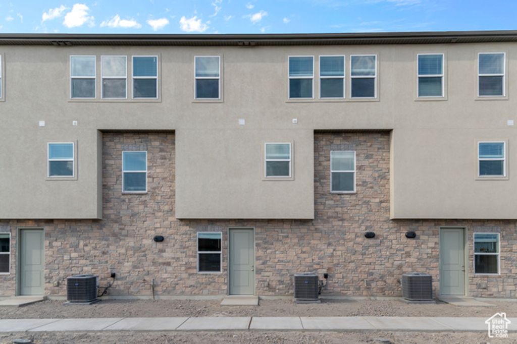 556 N BUFFALO GRASS LN, Lindon, UT 84042