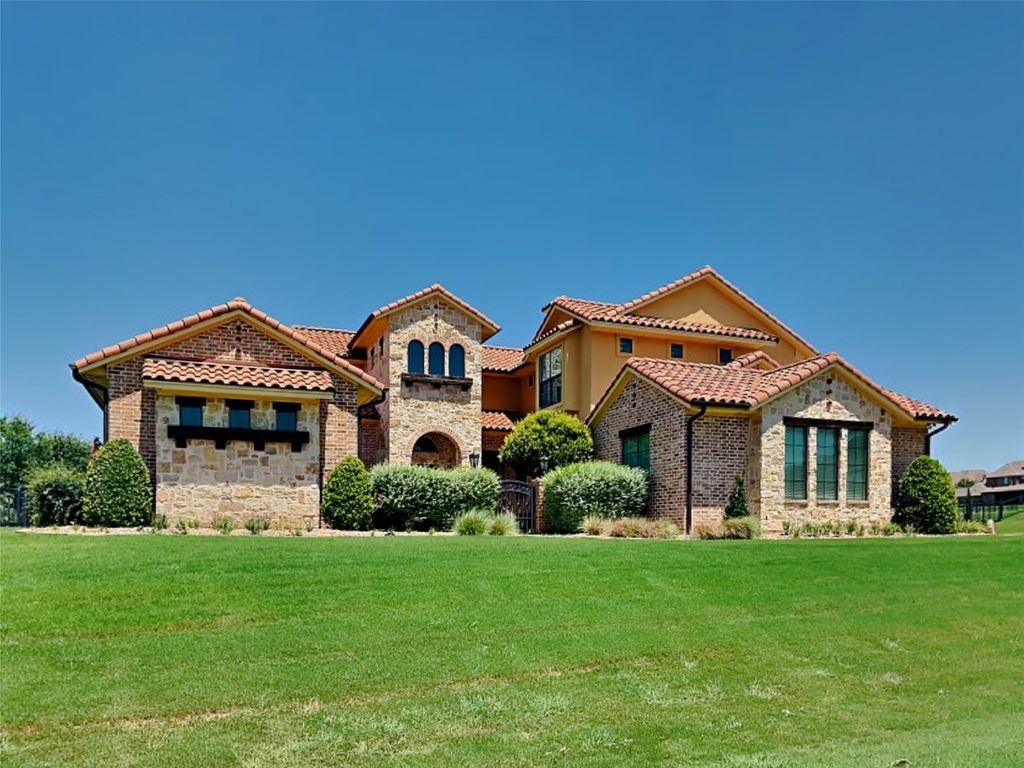 7916 Bella Flora Drive, Fort Worth, TX 76126