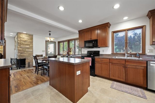 3000 Carroll DR SE, Cedar Rapids, IA 52403