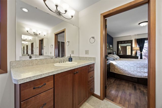 3000 Carroll DR SE, Cedar Rapids, IA 52403