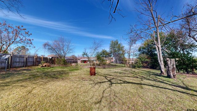 1400 San Antonio, Tyler, TX 75701