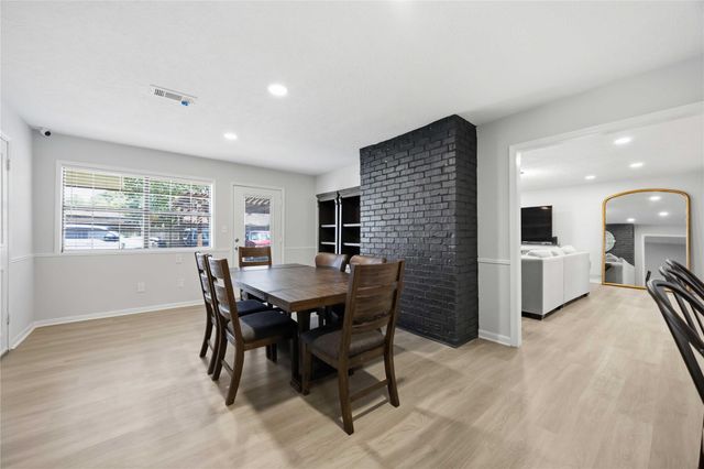 801 Friars Lane, Baytown, TX 77521