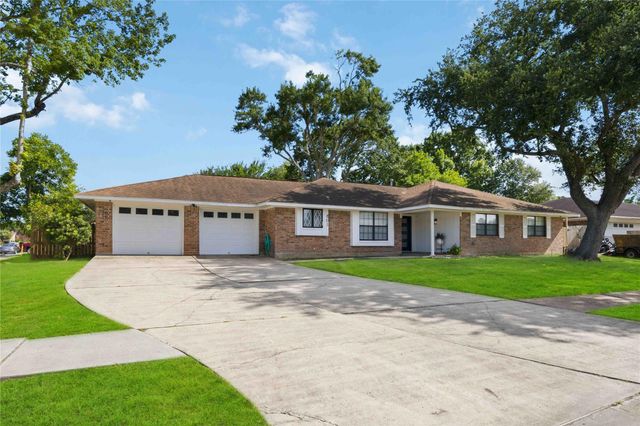 801 Friars Lane, Baytown, TX 77521
