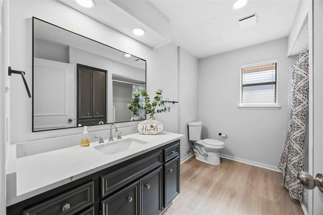 801 Friars Lane, Baytown, TX 77521