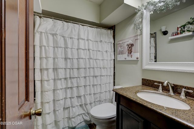 2211 E 10th Street, Joplin, MO 64801