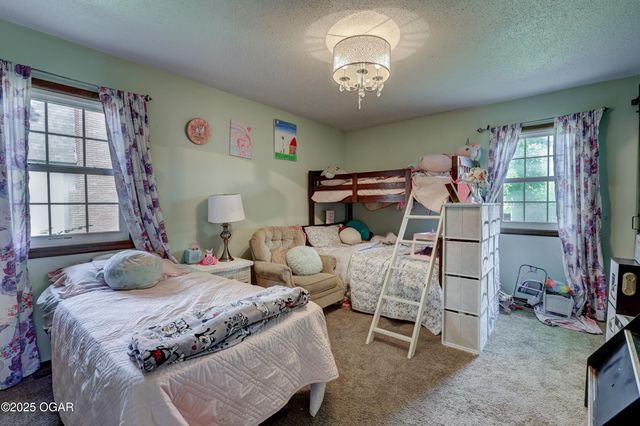 2211 E 10th Street, Joplin, MO 64801