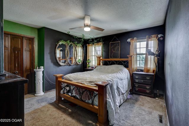 2211 E 10th Street, Joplin, MO 64801