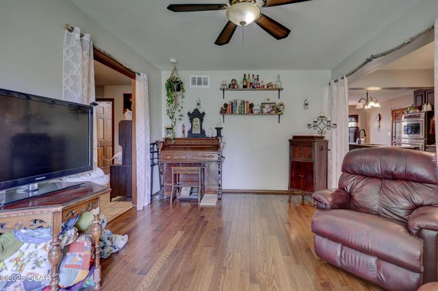 2211 E 10th Street, Joplin, MO 64801