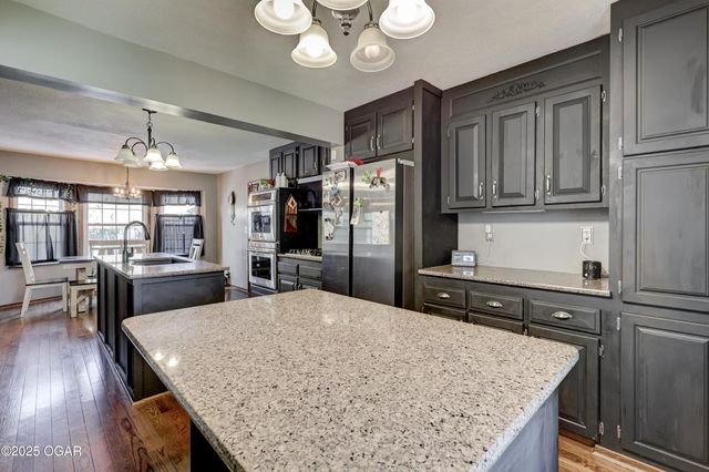 2211 E 10th Street, Joplin, MO 64801