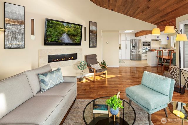 2426 Eastpoint Drive, Langley, WA 98260