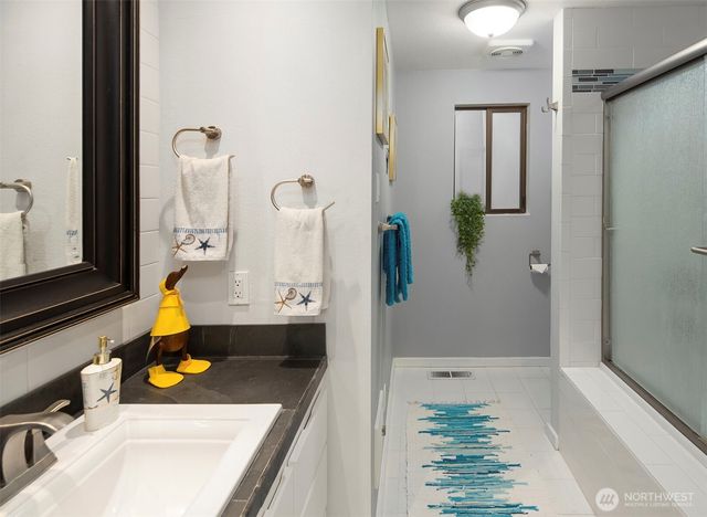 2426 Eastpoint Drive, Langley, WA 98260