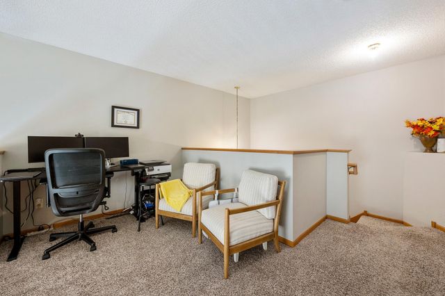 8622 Savanna Oaks Bay K, Woodbury, MN 55125