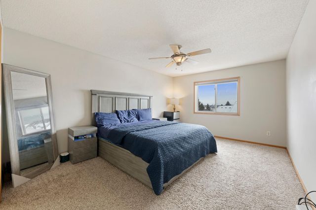 8622 Savanna Oaks Bay K, Woodbury, MN 55125