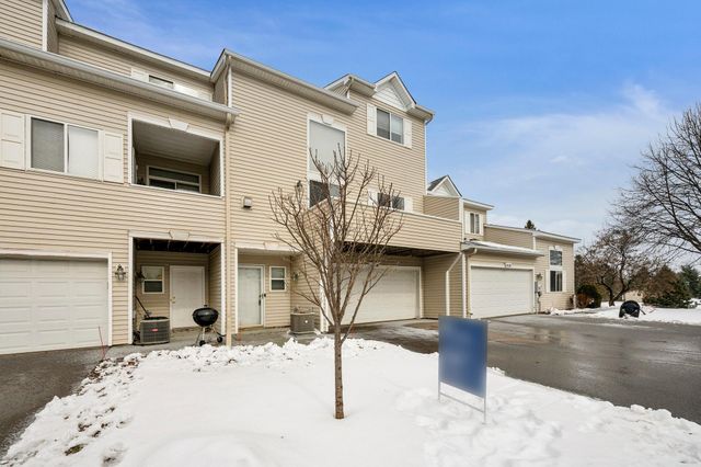 8622 Savanna Oaks Bay K, Woodbury, MN 55125