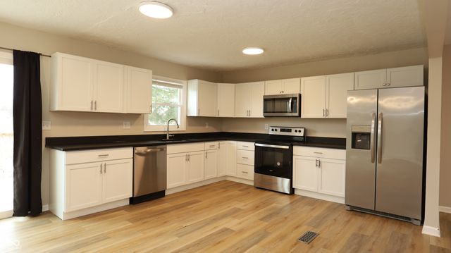 9812 W 900 N, Elwood, IN 46036