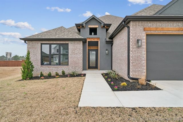 8732 S Quanah Avenue, Tulsa, OK 74132