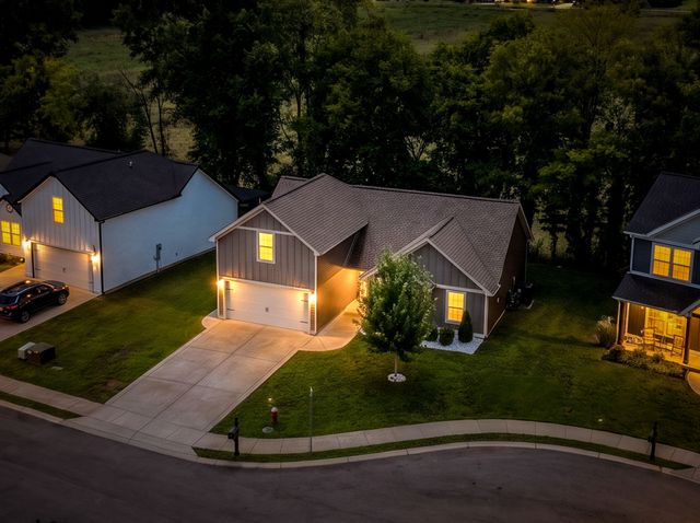 357 Fieldstone Ln, Springfield, TN 37172