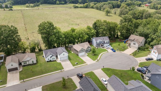 357 Fieldstone Ln, Springfield, TN 37172
