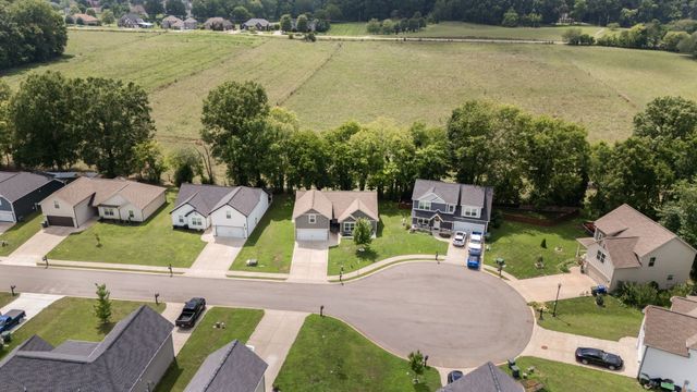 357 Fieldstone Ln, Springfield, TN 37172