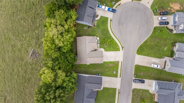 357 Fieldstone Ln, Springfield, TN 37172