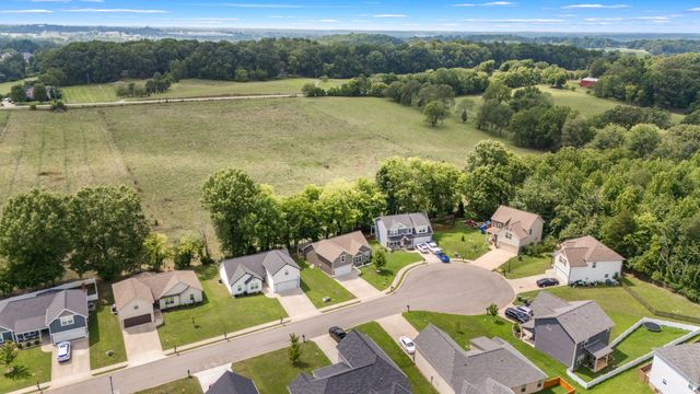 357 Fieldstone Ln, Springfield, TN 37172