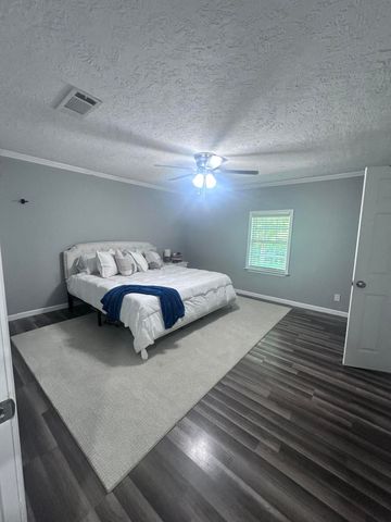 131 Willis Rd, Leesville, LA 71446