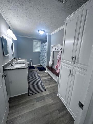 131 Willis Rd, Leesville, LA 71446