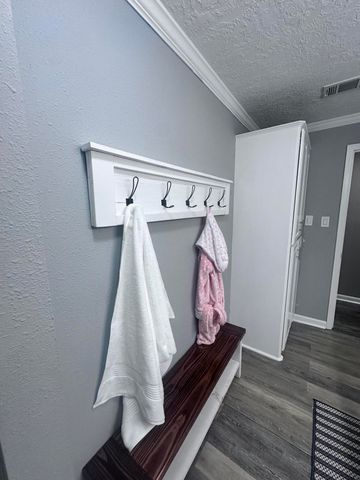 131 Willis Rd, Leesville, LA 71446