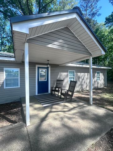 131 Willis Rd, Leesville, LA 71446