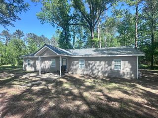 131 Willis Rd, Leesville, LA 71446