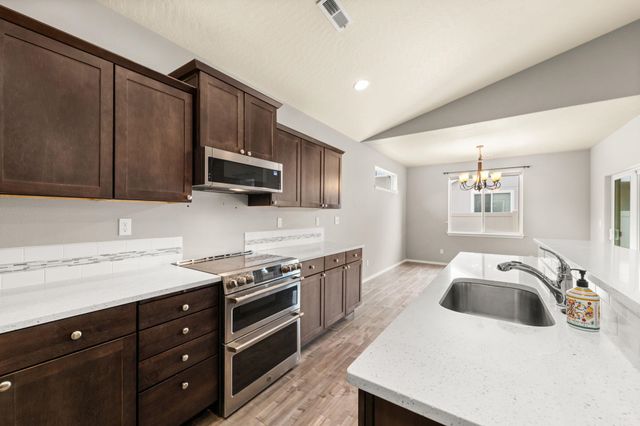 7312 E 13th Ct, Spokane Valley, WA 99212