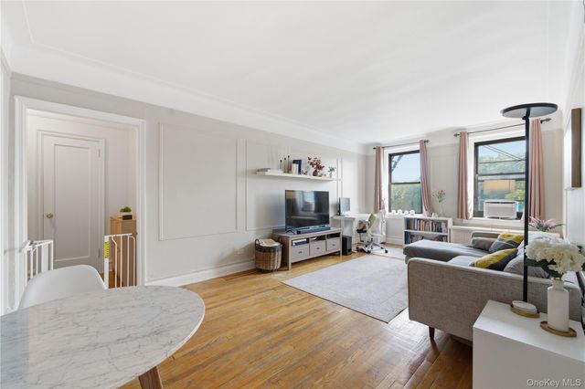 7234 Austin Street F6, Forest Hills, NY 11375
