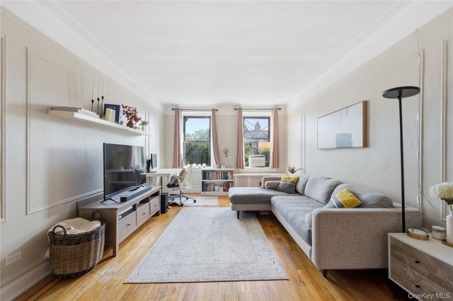 7234 Austin Street F6, Forest Hills, NY 11375